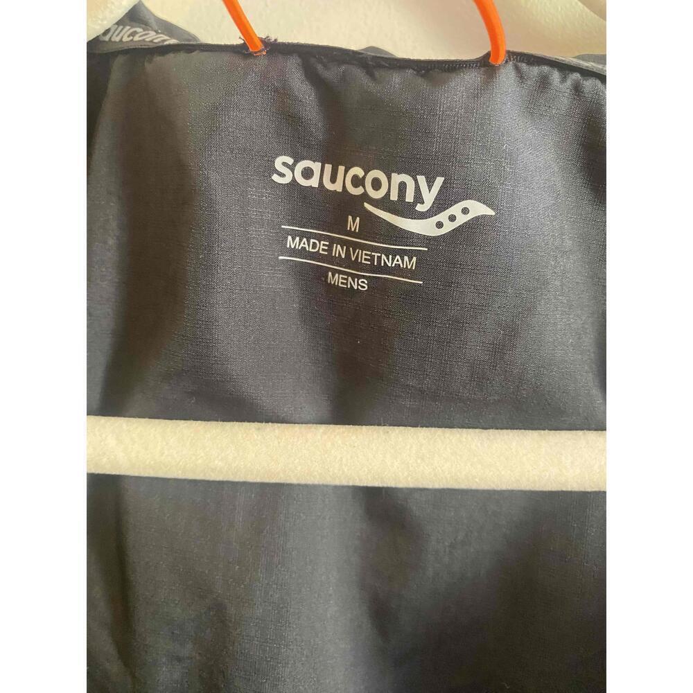 NWT Saucony Multicolor Hooded Zip-Up Packaway Jacket Size Medium - Picture 4 of 5
